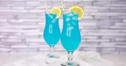 Blue Lagoon drinks with lemon slices