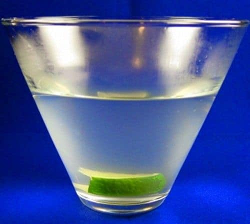 Casa Blanca drink with lime slice