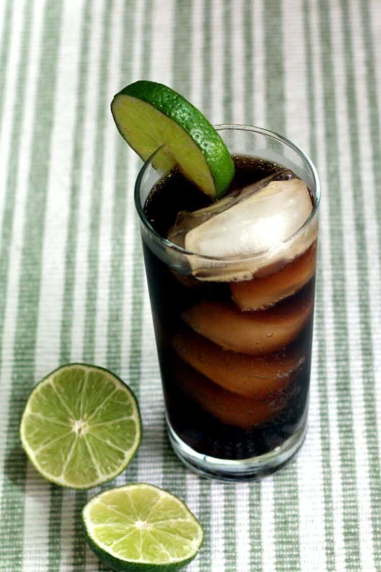 Cuba Libre drink with limes