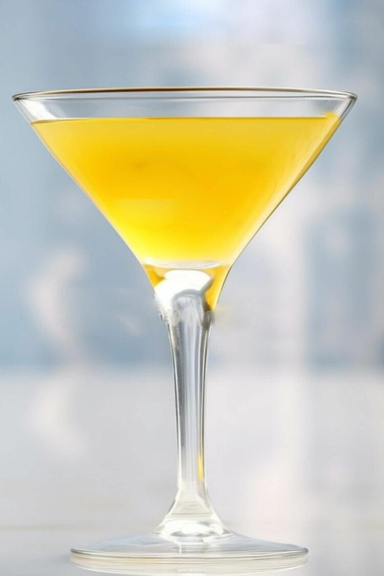 Flying Dutchman cocktail in martini glass