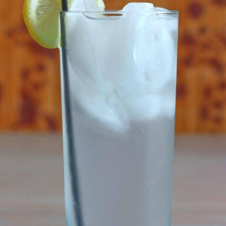 Gin & Bitter Lemon drink in tall glass with ice