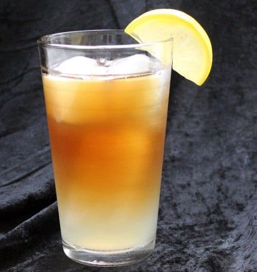 John Daly drink with lemon wedge