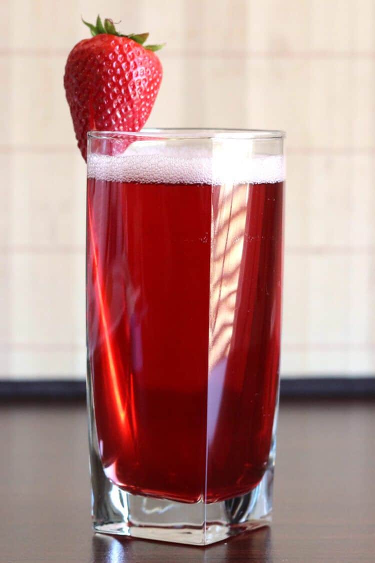 Monopoly Cocktail with strawberry