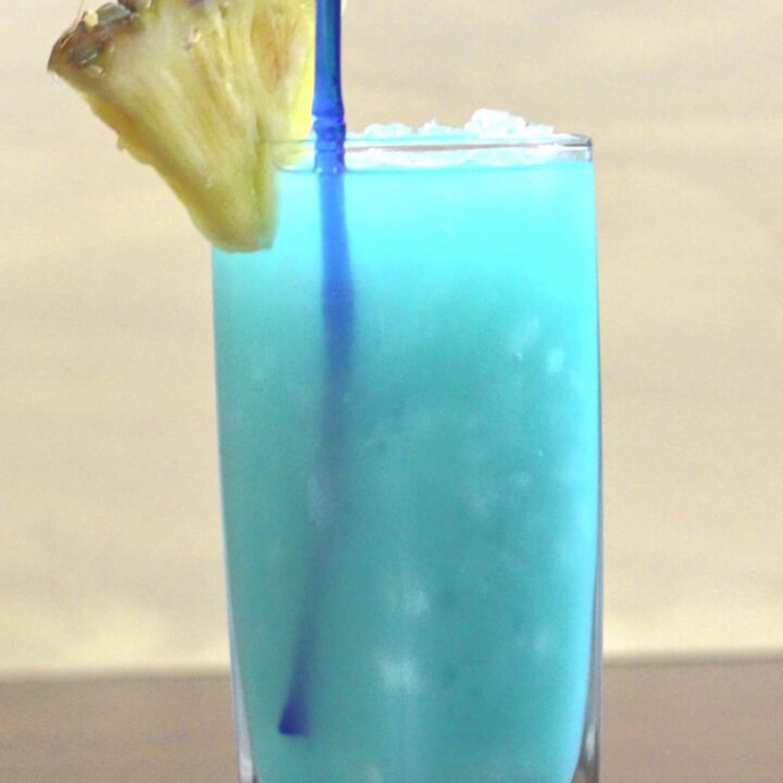 Teal Squeal drink with pineapple